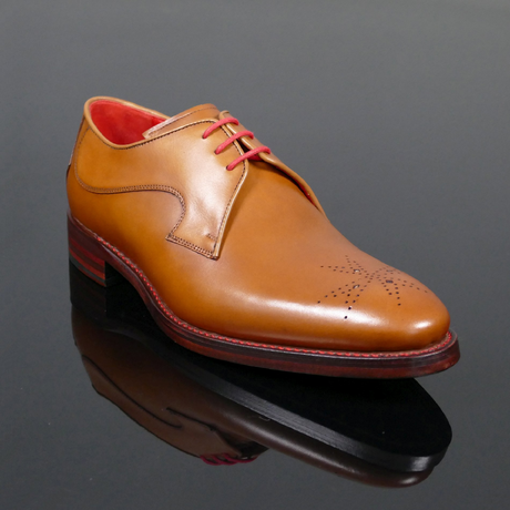 Page 'Loving Maid' - Honey calf Gibson lace up shoe