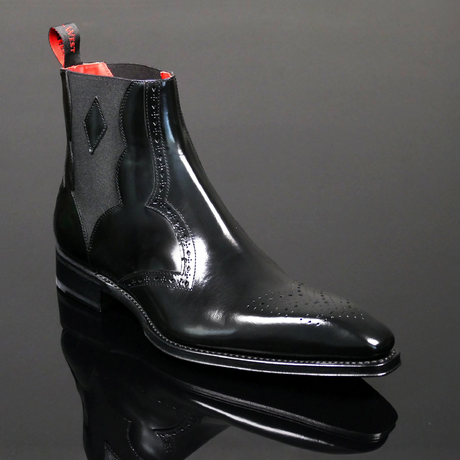 Moon 'Venus' - Black polish Chevron Toe Chelsea boot